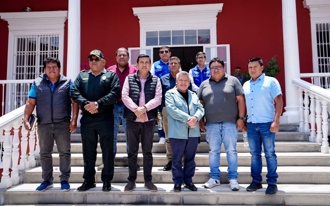 Transportistas suspenden paro y obtienen compromiso del Gore de seguir invirtiendo en seguridad.