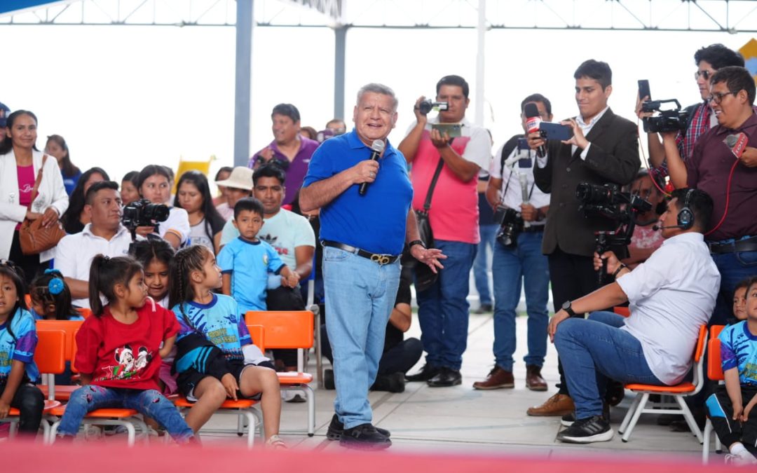 CÉSAR ACUÑA CELEBRA NAVIDAD INAUGURANDO JARDÍN Y COMPARTIENDO CHOCOLATADA CON 100 NIÑOS HUMILDES