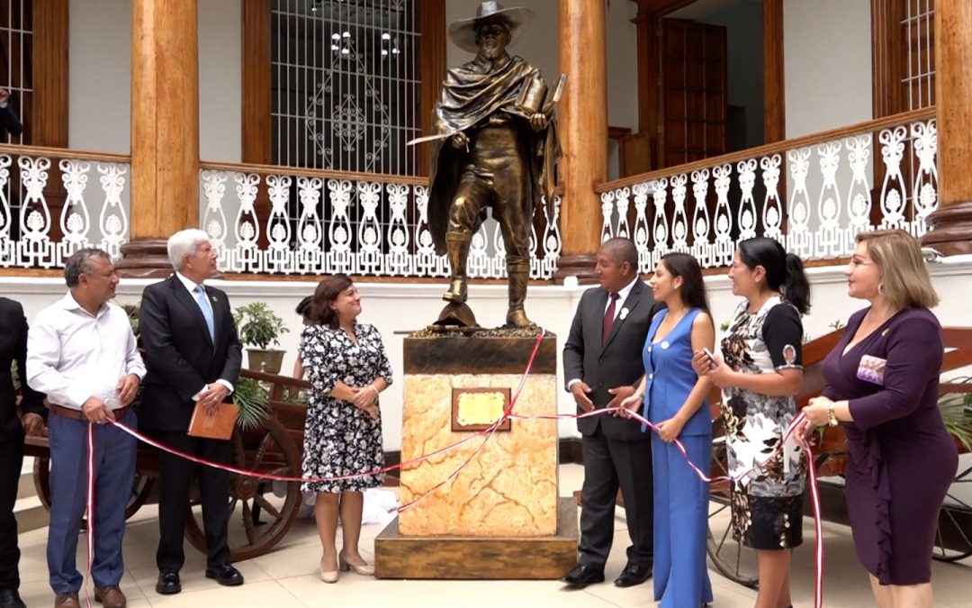 GORE RECIBIÓ EN DONACIÓN MONUMENTO DE JOSÉ FAUSTINO SÁNCHEZ CARRIÓN