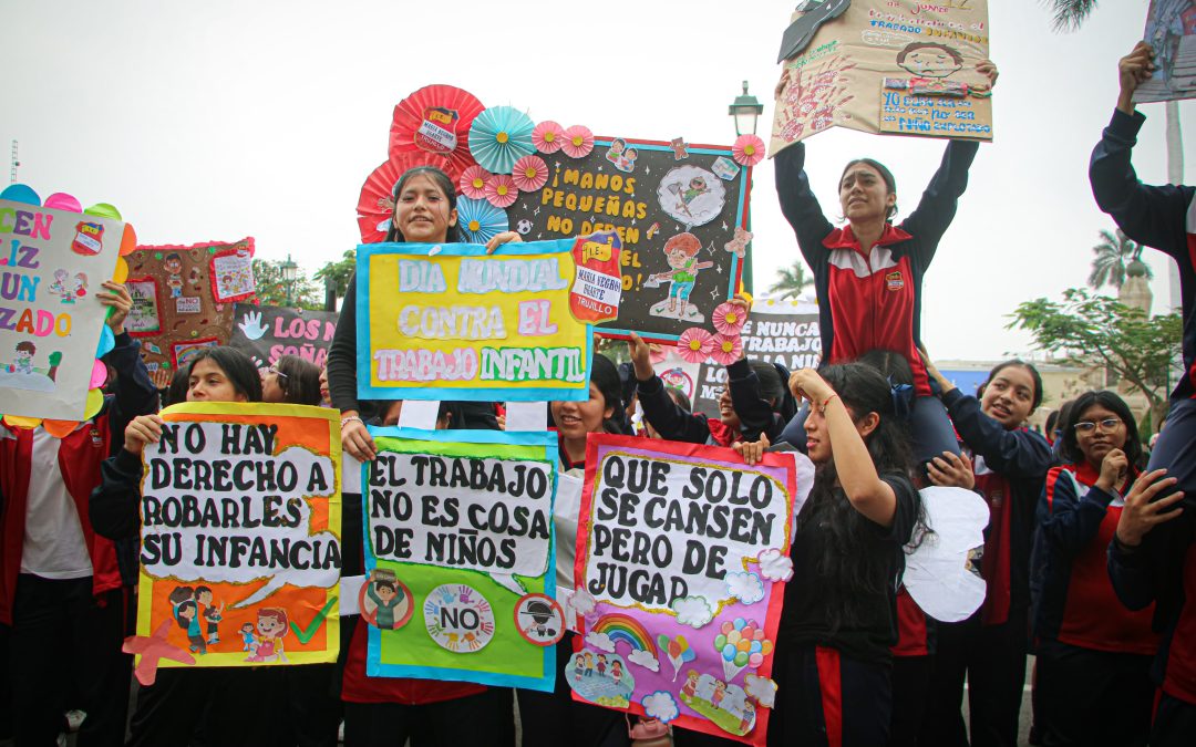 MÁS DE MIL ESCOLARES EN LA LIBERTAD LE DICEN “NO AL TRABAJO INFANTIL”