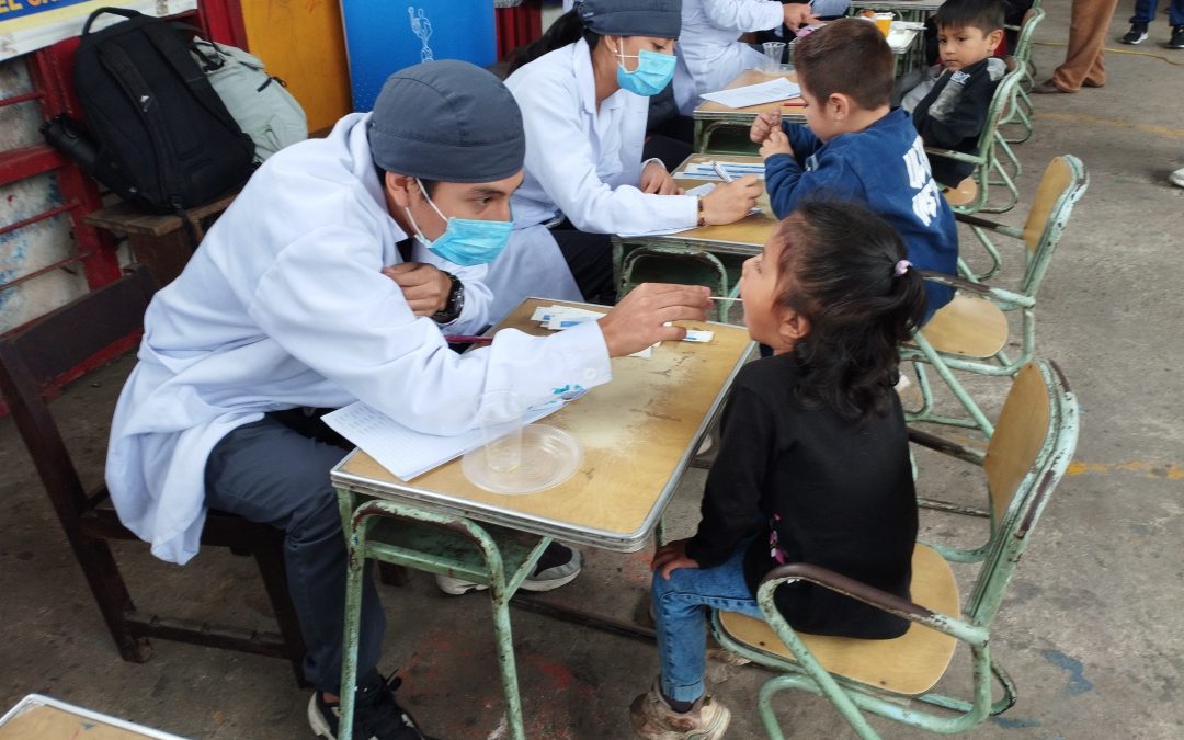 70 BENEFICIARIOS EN CAMPAÑA DE SALUD BUCAL GRACIAS A TRABAJO ARTICULADO ENTRE GRDIS, UPAO Y ONG HILO ROJO