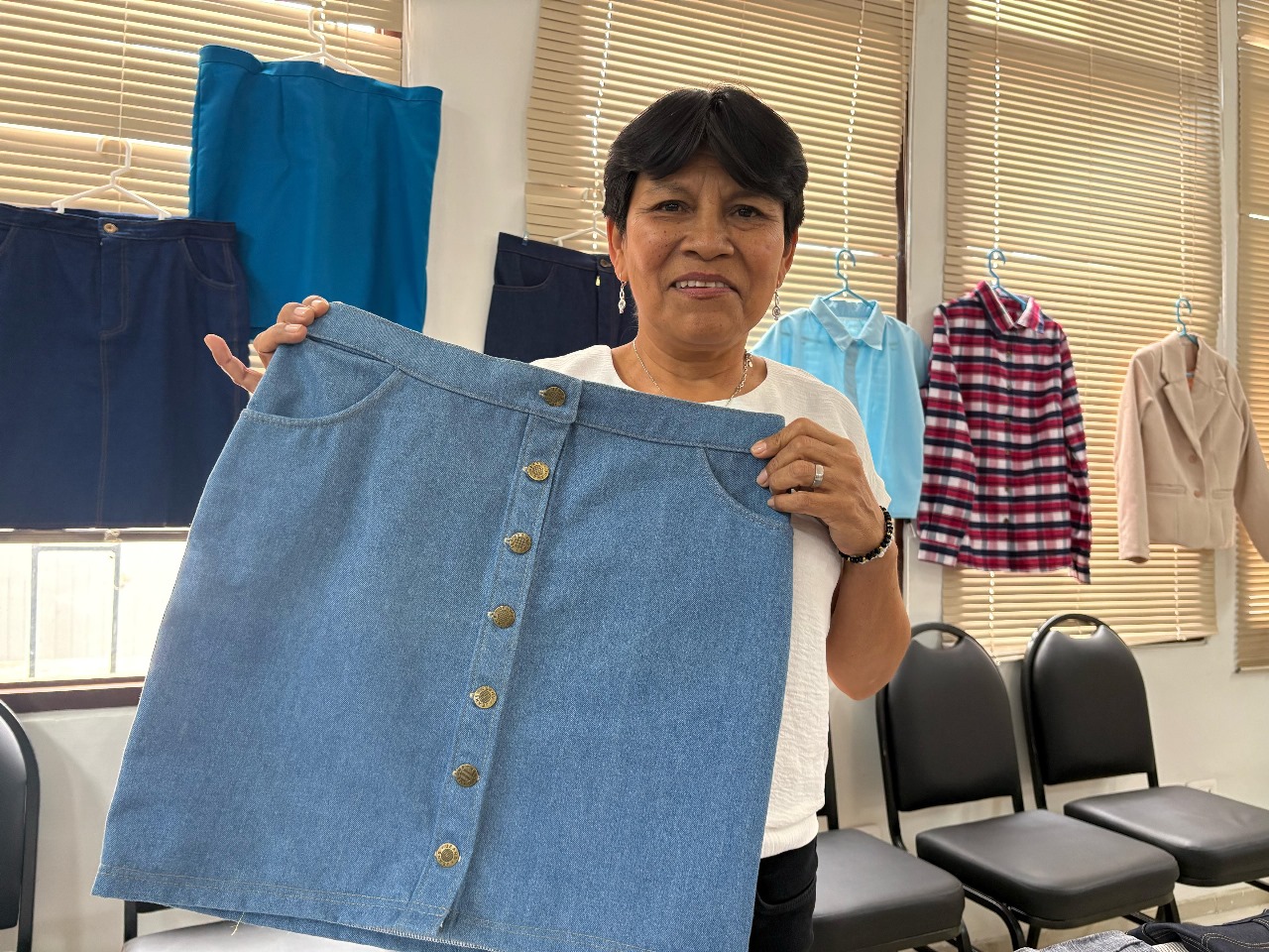 TALLER DE COSTURA DEL GORE CULMINA CON EXPOSICIÓN DE PRENDAS HECHAS POR ALUMNAS