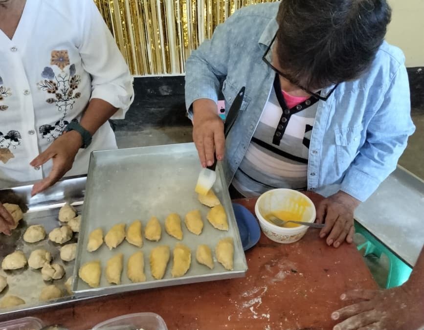 GORE IMPULSA EL EMPODERAMIENTO FEMENINO CON CURSO DE REPOSTERÍA EN MOCOLLOPE