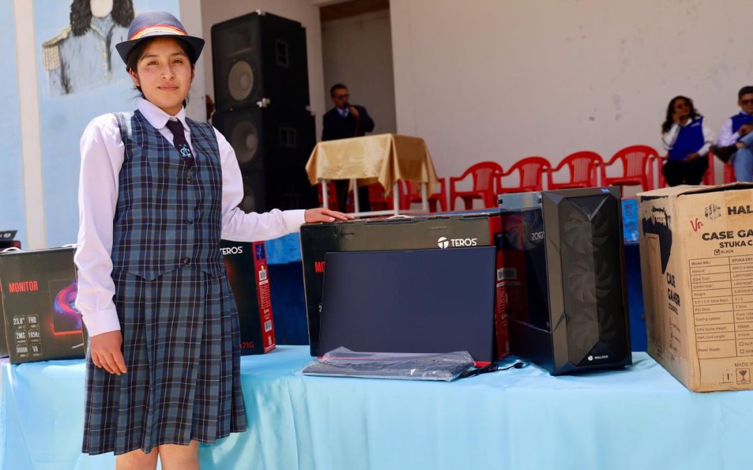 GORE FORTALECE EQUIPAMIENTO TECNOLÓGICO EN BENEFICIO DE ESTUDIANTES DE CACHICADÁN