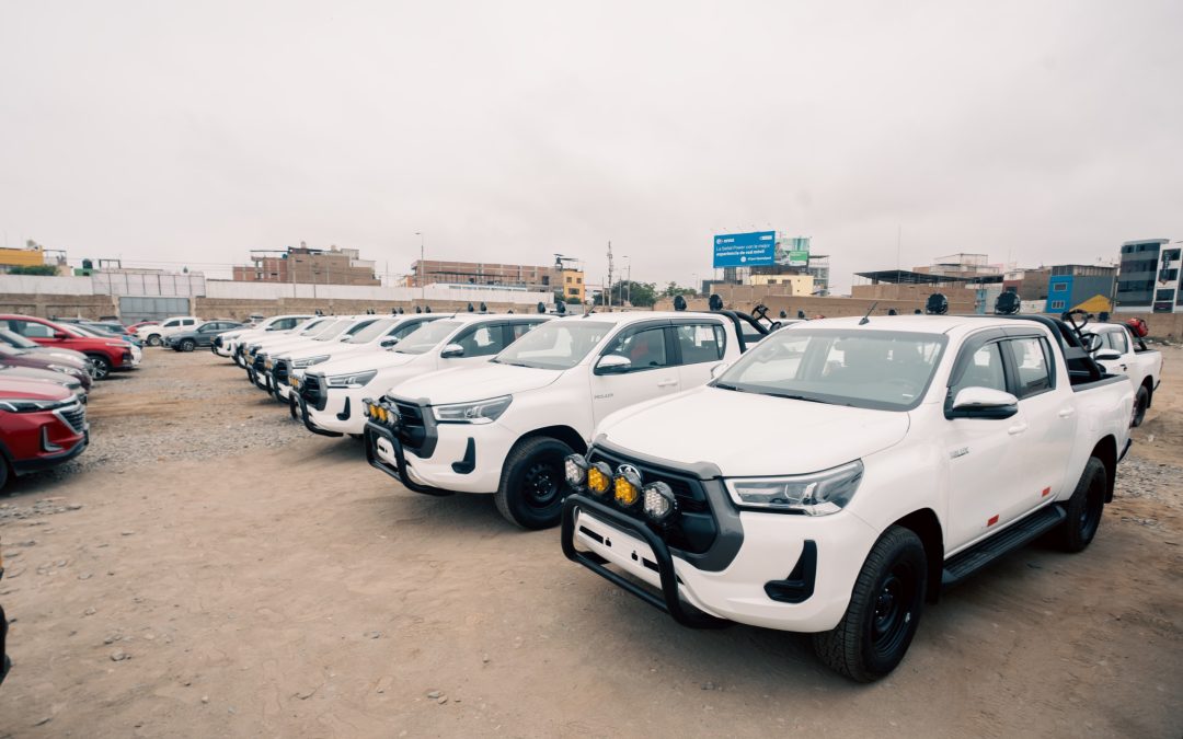 LLEGAN 40 CAMIONETAS Y 80 MOTOS PARA ENTREGAR A FINES DE SETIEMBRE A LA POLICÍA