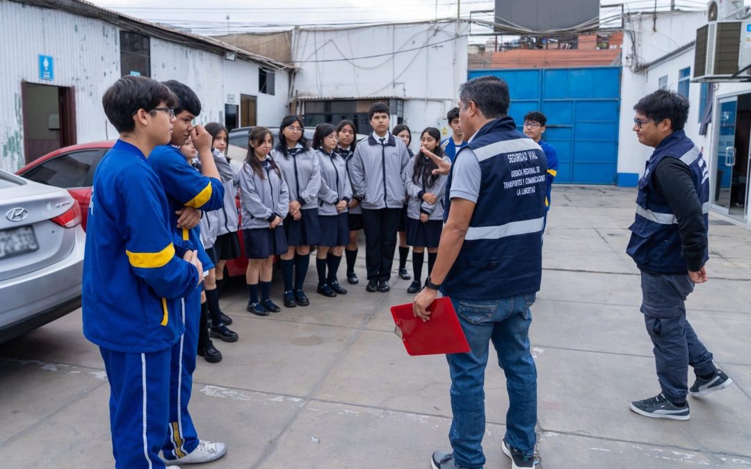 GORE FORTALECE LA EDUCACIÓN VIAL EN ESTUDIANTES DE LA I.E. BRÜNNING