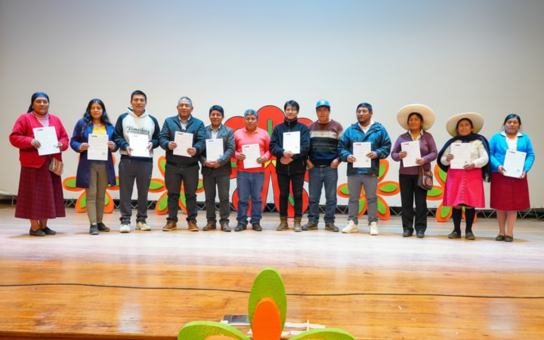 GORE FORMALIZA A 350 ARTESANAS DE HUAMACHUCO QUE AHORA CUENTAN CON NUEVAS OPORTUNIDADES DE DESARROLLO