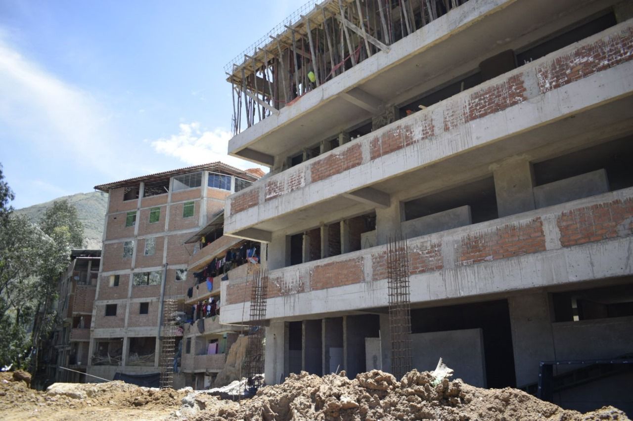 10 de diciembre – Luis valle goicochea