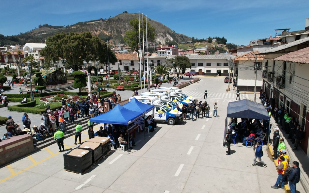 MÁS OBRAS PARA SÁNCHEZ CARRIÓN: 11 AMBULANCIAS Y MIL LAPTOPS PARA MAESTROS
