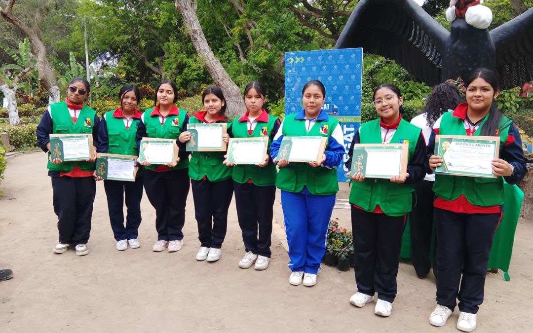 GORE RECONOCE A PROMOTORAS AMBIENTALES ESCOLARES POR SU ACTIVA DEFENSA DEL MEDIO AMBIENTE