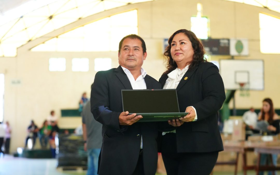 GORE COMPLETA LA ENTREGA DE MÁS DE 25 MIL LAPTOPS PARA MAESTROS LIBERTEÑOS